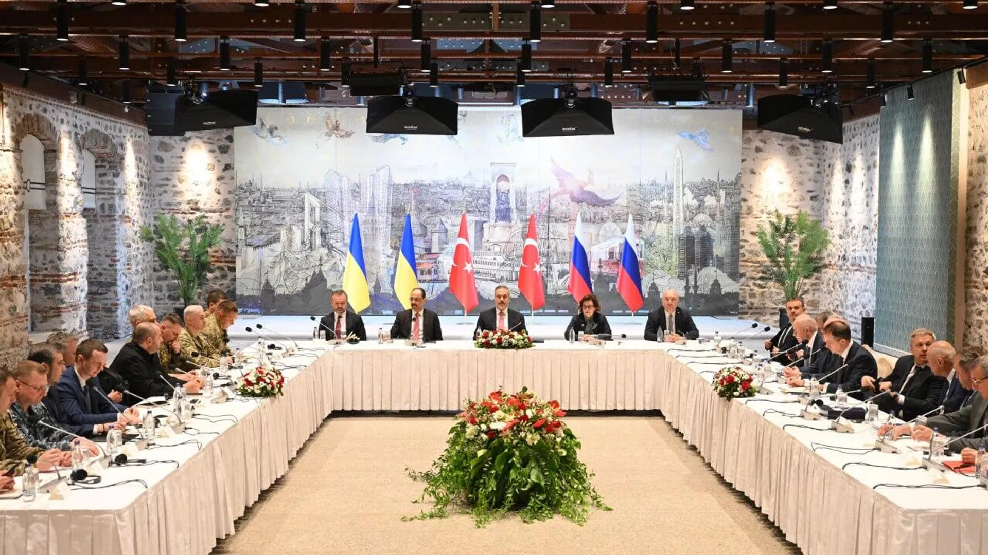 Revelan posibles fechas de la tercera ronda de negociaciones entre Moscú y Kiev - Sputnik Mundo, 1920, 21.07.2025