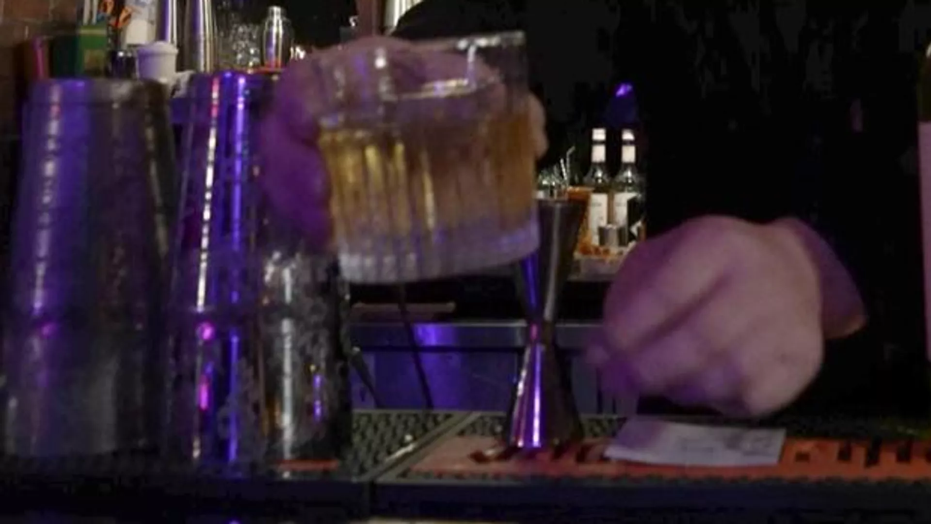 Las bebidas espirituosas son muy famosas a nivel mundial. Las bebidas espirituosas son muy famosas a nivel mundial. - Sputnik Mundo, 1920, 23.07.2025