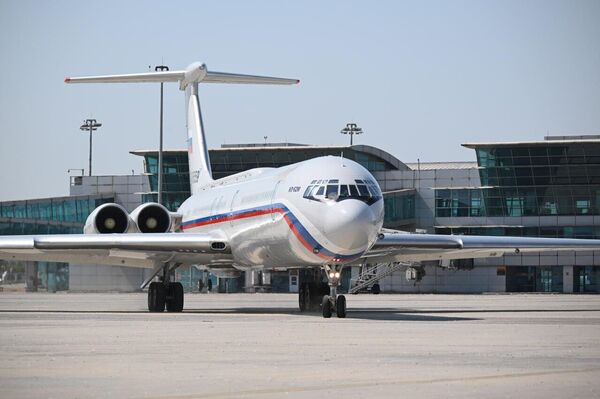 Aparecen nuevas imágenes de la llegada de la delegación rusa a Turquía para las negociaciones con Ucrania Aparecen nuevas imágenes de la llegada de la delegación rusa a Turquía para las negociaciones con Ucrania - Sputnik Mundo