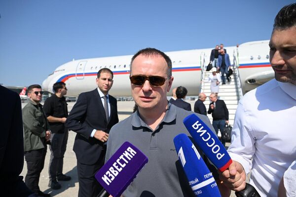 Aparecen nuevas imágenes de la llegada de la delegación rusa a Turquía para las negociaciones con Ucrania Aparecen nuevas imágenes de la llegada de la delegación rusa a Turquía para las negociaciones con Ucrania - Sputnik Mundo