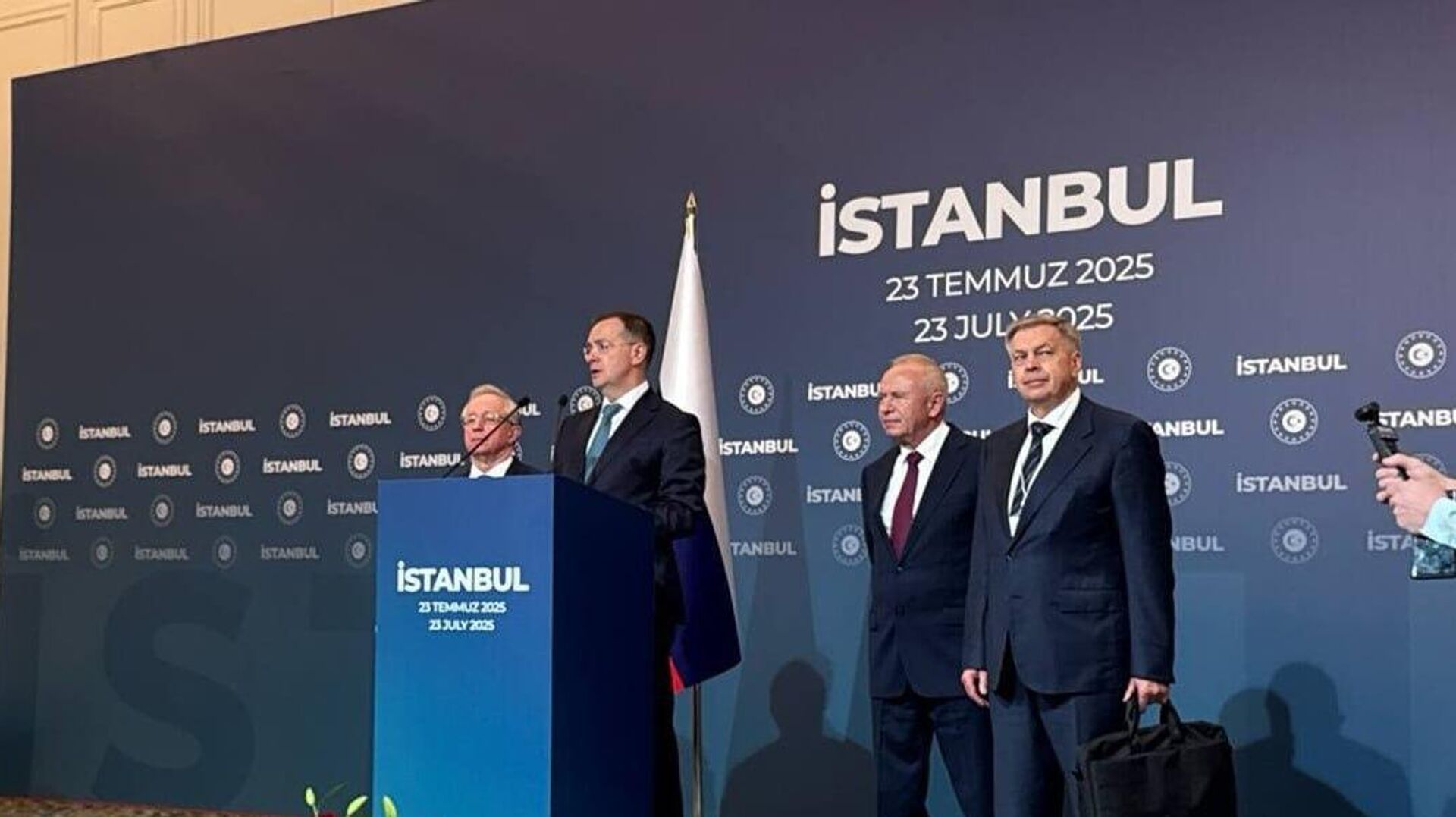 Moscú pidió a Kiev la devolución de niños rusos Moscú pidió a Kiev la devolución de niños rusos - Sputnik Mundo, 1920, 23.07.2025