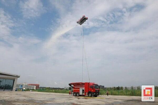 Sin pérdidas de tiempo: así opera el nuevo dron bombero chino Sin pérdidas de tiempo: así opera el nuevo dron bombero chino - Sputnik Mundo