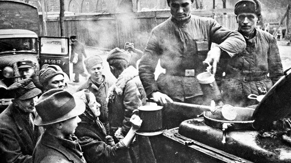 No esclavizaron, sino restauraron: la Defensa rusa revela cómo la URSS ayudó a reconstruir Europa del Este tras la ocupación nazi - Sputnik Mundo