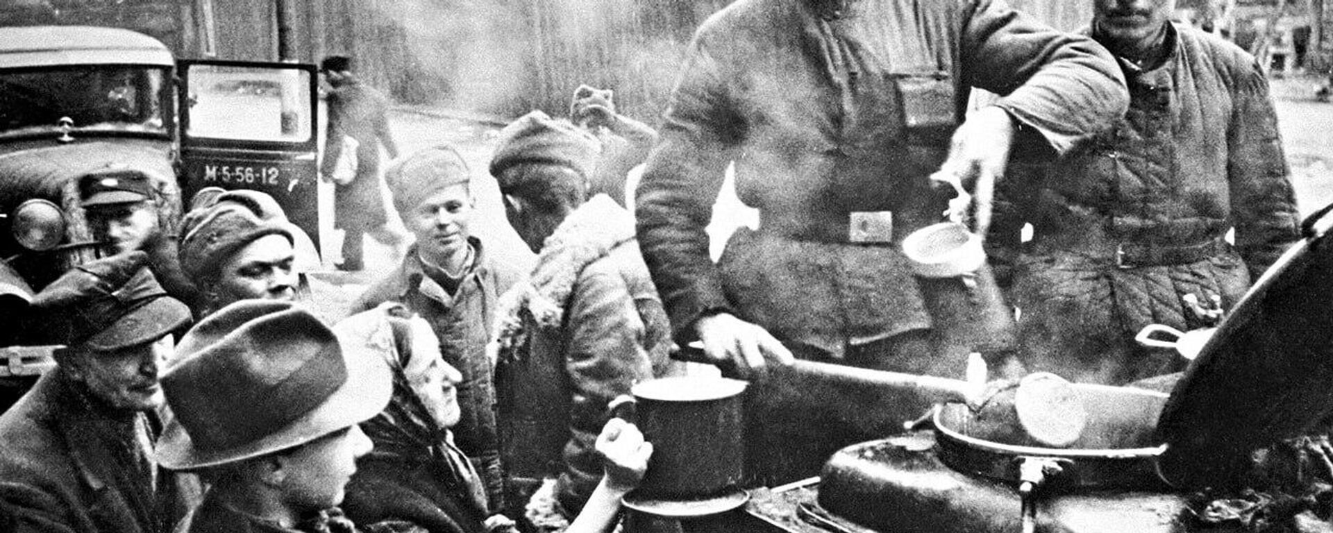 No esclavizaron, sino restauraron: la Defensa rusa revela cómo la URSS ayudó a reconstruir Europa del Este tras la ocupación nazi - Sputnik Mundo, 1920, 24.07.2025