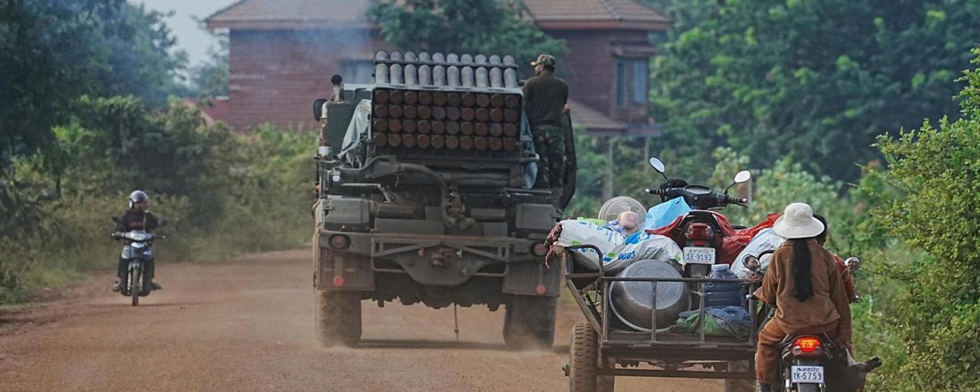 Continúan por segundo día los combates en la frontera entre Camboya y Tailandia - Sputnik Mundo, 1920, 25.07.2025