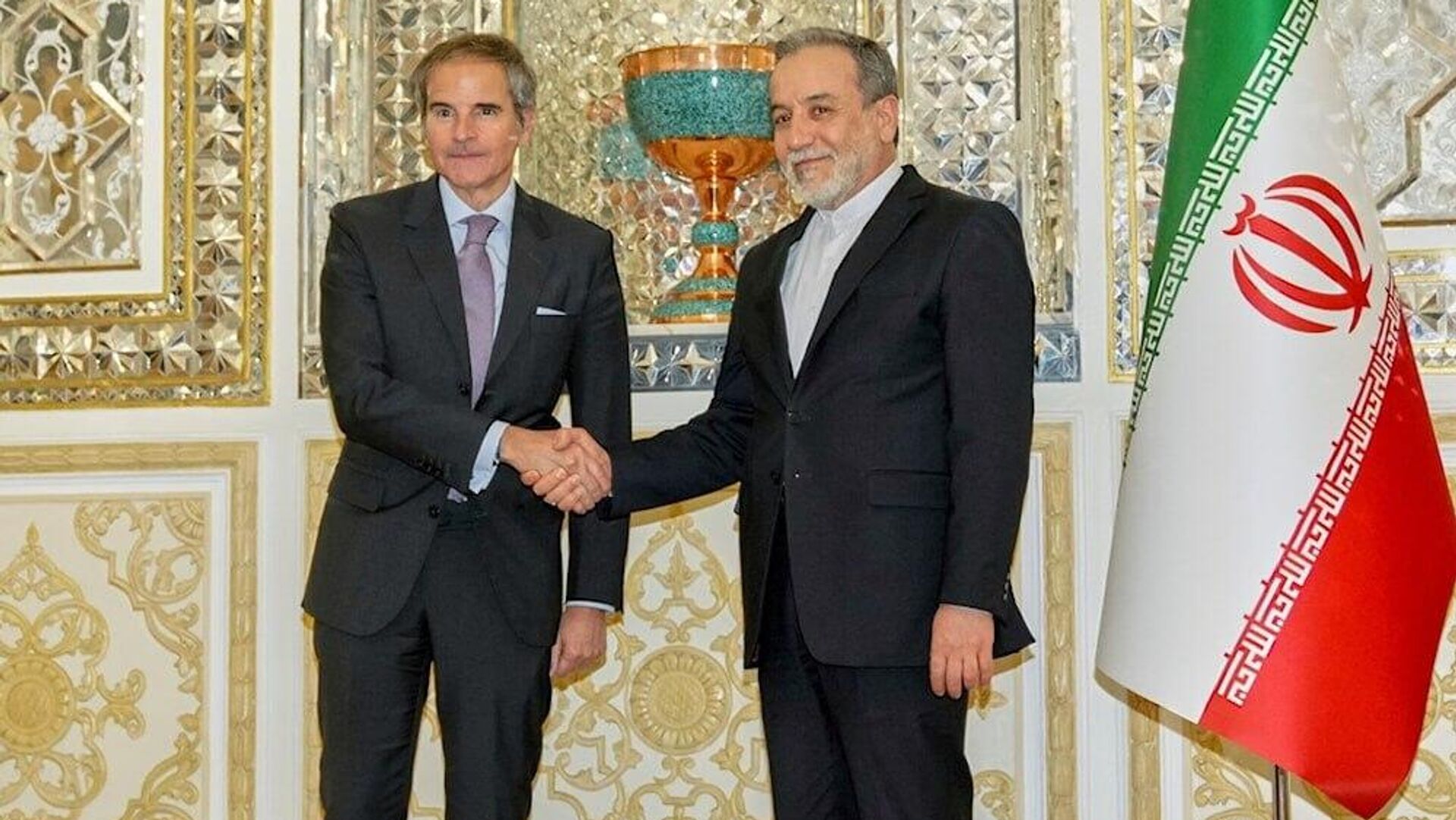 El OIEA insiste en el pronto regreso de los inspectores a las instalaciones nucleares iraníes El OIEA insiste en el pronto regreso de los inspectores a las instalaciones nucleares iraníes - Sputnik Mundo, 1920, 25.07.2025