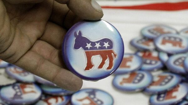 Pin del Partido Demócrata - Sputnik Mundo