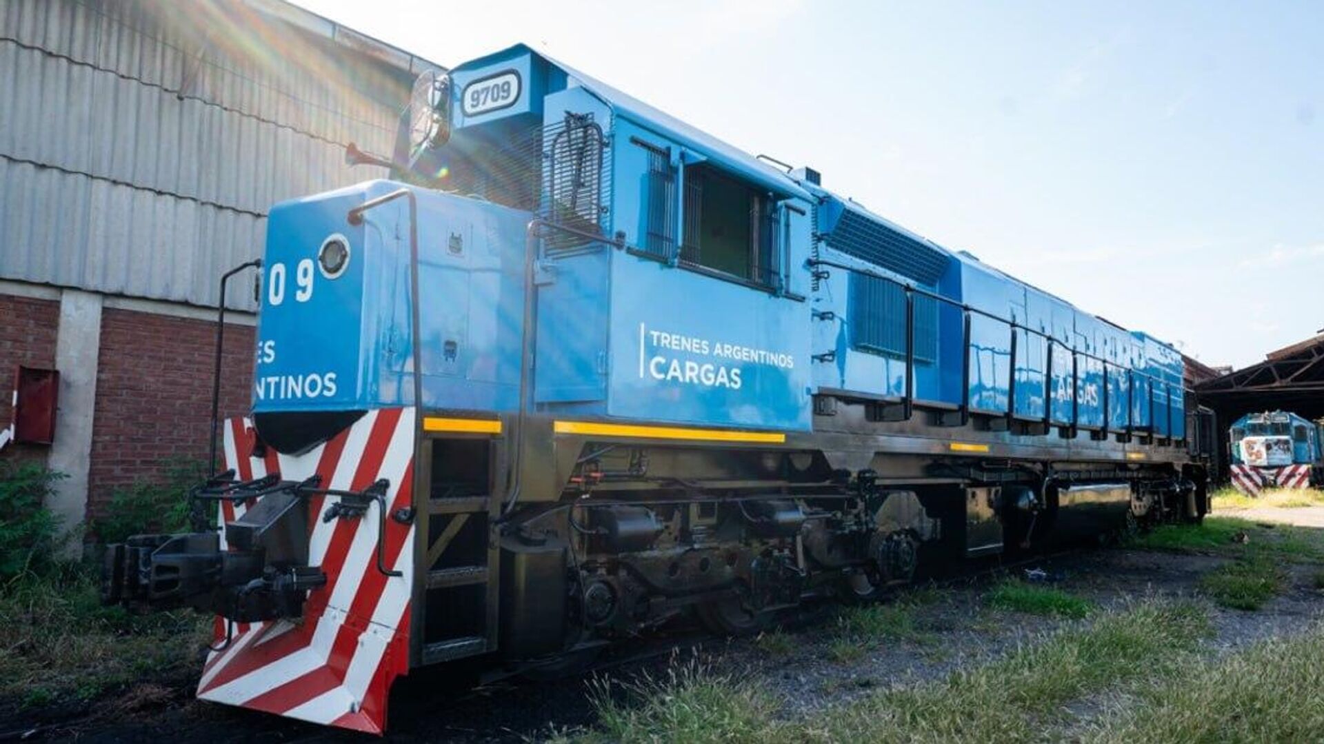 Negocio para los privados: Milei anuncia la privatización de tres empresas públicas en Argentina Negocio para los privados: Milei anuncia la privatización de tres empresas públicas en Argentina - Sputnik Mundo, 1920, 26.07.2025