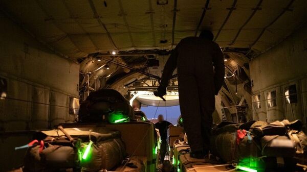 Israel reanudará la entrega aérea de ayuda en Gaza - Sputnik Mundo