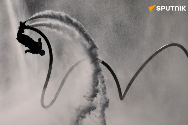 Espectáculo acuático ¡a toda velocidad! - Sputnik Mundo