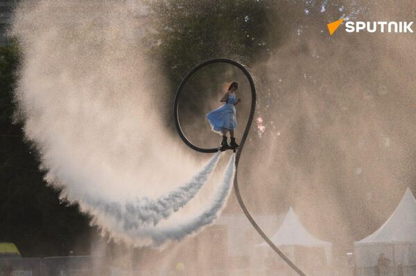 Espectáculo acuático ¡a toda velocidad! - Sputnik Mundo