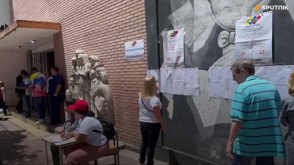 Demostración de democracia: los venezolanos ejercen su derecho al voto en elecciones municipales - Sputnik Mundo