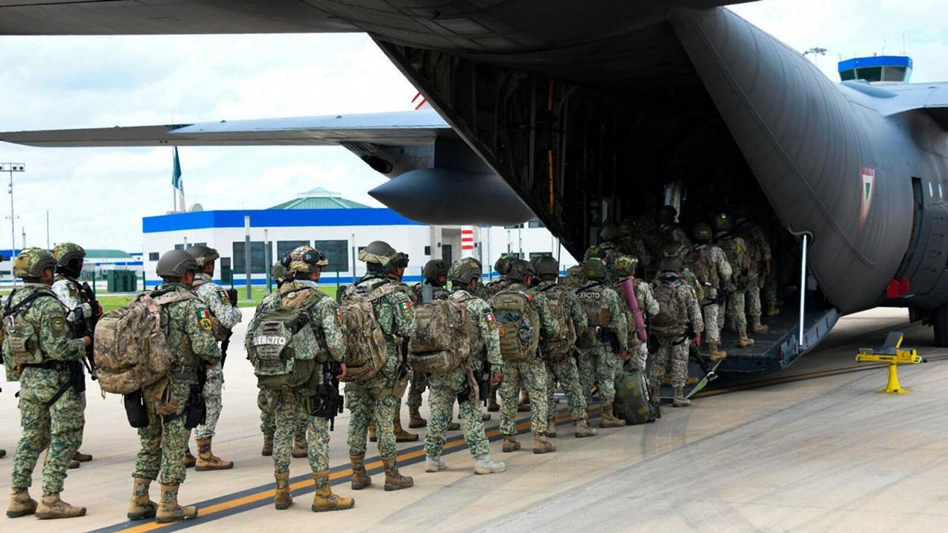 🪖 El Gobierno de México aumenta las acciones de seguridad en Sinaloa con elementos de las Fuerzas Especiales 🪖 El Gobierno de México aumenta las acciones de seguridad en Sinaloa con elementos de las Fuerzas Especiales - Sputnik Mundo, 1920, 28.07.2025