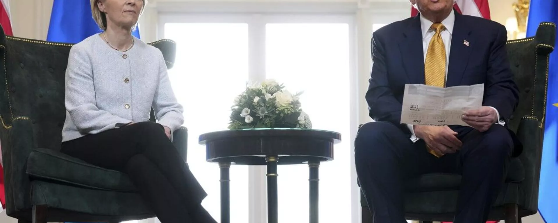 ¿Estados Unidos gana, Europa se desangra? Nuevo acuerdo comercial revela una cruda verdad - Sputnik Mundo, 1920, 28.07.2025