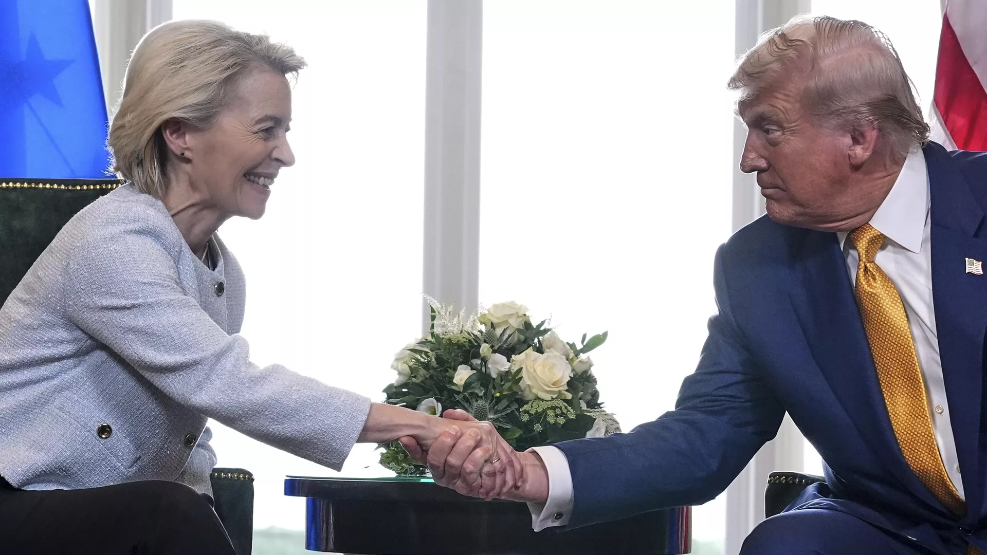 El presidente de EEUU, Donald Trump, y la presidenta de la Comisión Europea, Ursula von der Leyen - Sputnik Mundo, 1920, 29.07.2025