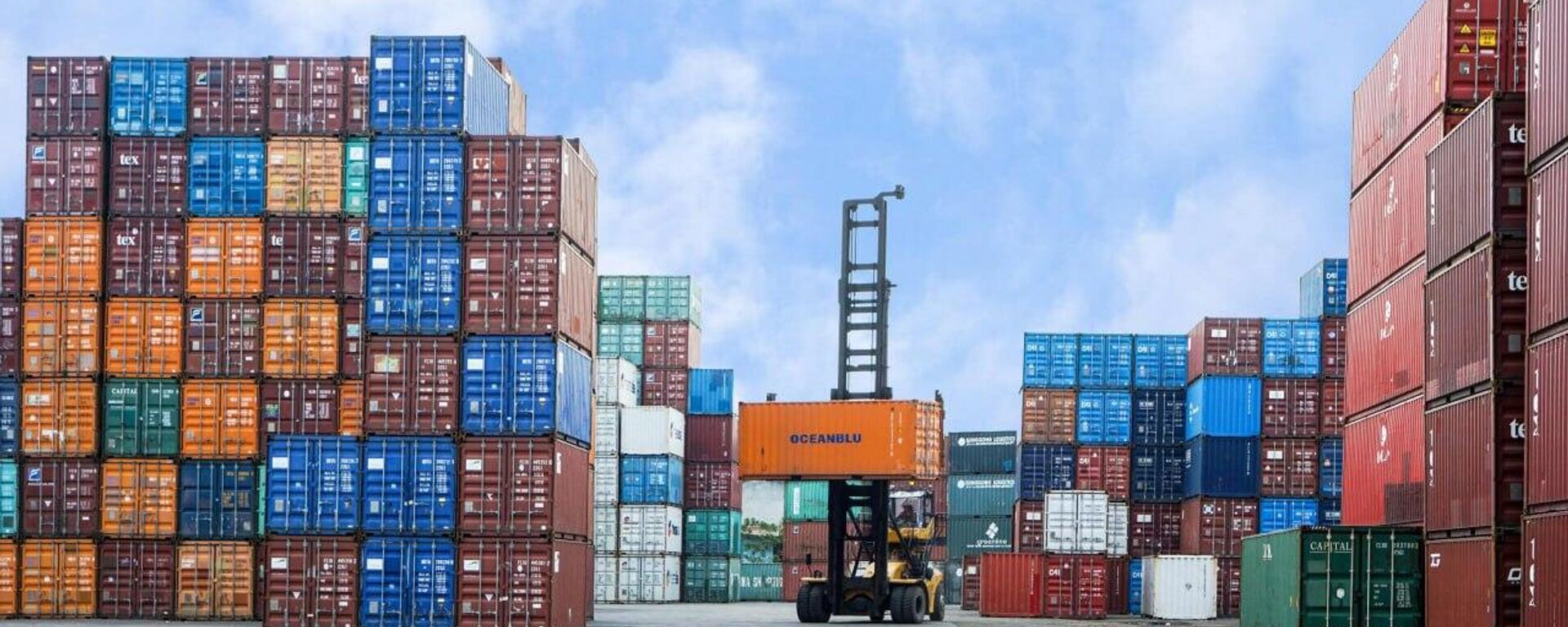 Exportaciones manufactureras en México alcanzan su mejor cifra en 11 meses - Sputnik Mundo, 1920, 20.11.2025