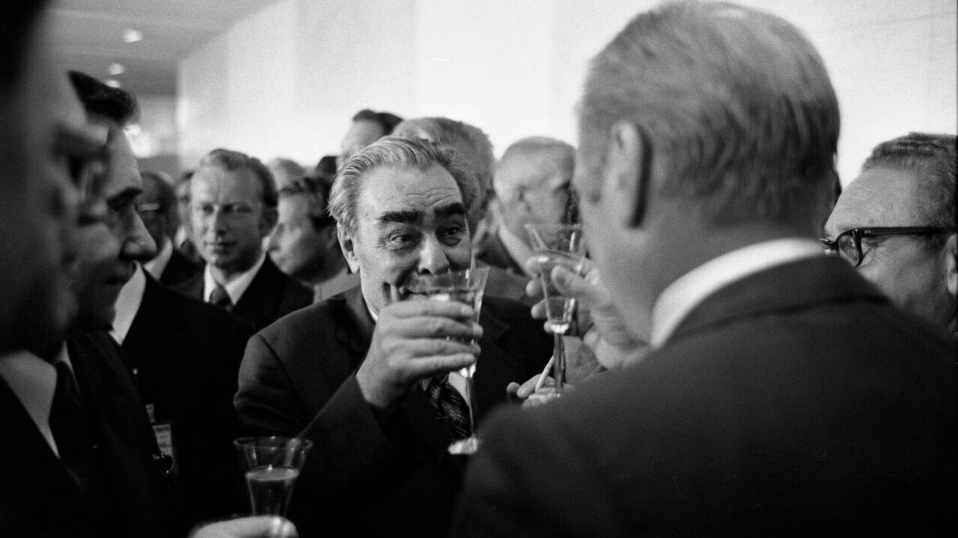 Liberarse de las ilusiones: ¿por qué no fue establecido un sistema de seguridad fiable en Europa? (Parte 1 / Parte 2) Liberarse de las ilusiones: ¿por qué no fue establecido un sistema de seguridad fiable en Europa? (Parte 1 / Parte 2) - Sputnik Mundo, 1920, 30.07.2025