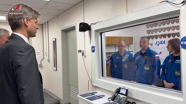 Jefe de Roscosmos en EEUU se reúne con miembros del Crew Dragon - Sputnik Mundo