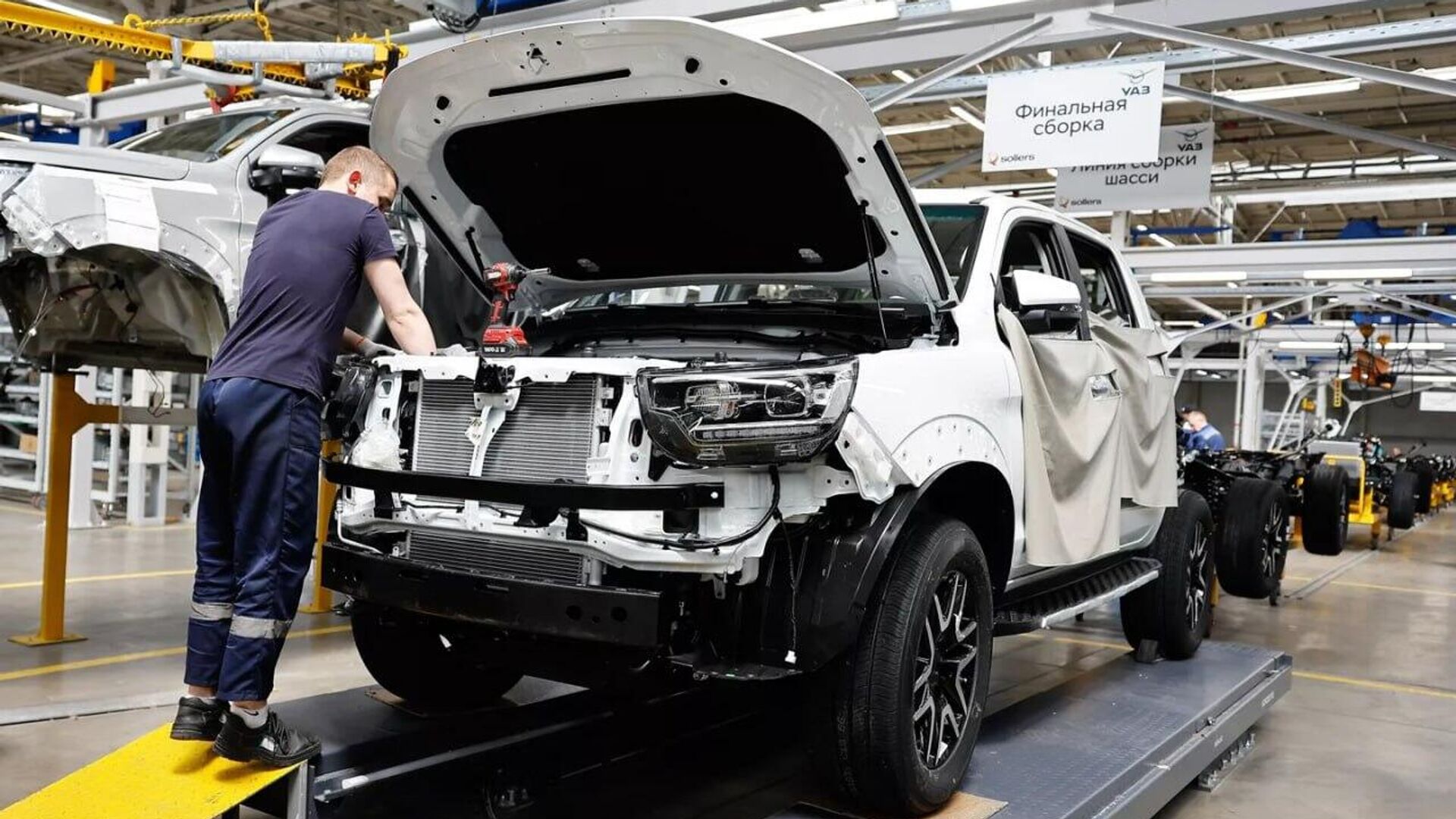 Podemos salir muy beneficiados: avanza en Cuba el convenio con Rusia para el ensamblaje de vehículos Podemos salir muy beneficiados: avanza en Cuba el convenio con Rusia para el ensamblaje de vehículos - Sputnik Mundo, 1920, 01.08.2025