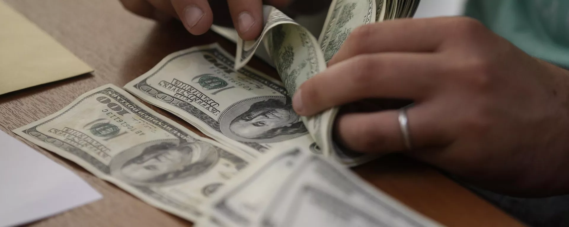 Dólares estadounidenses - Sputnik Mundo, 1920, 01.08.2025