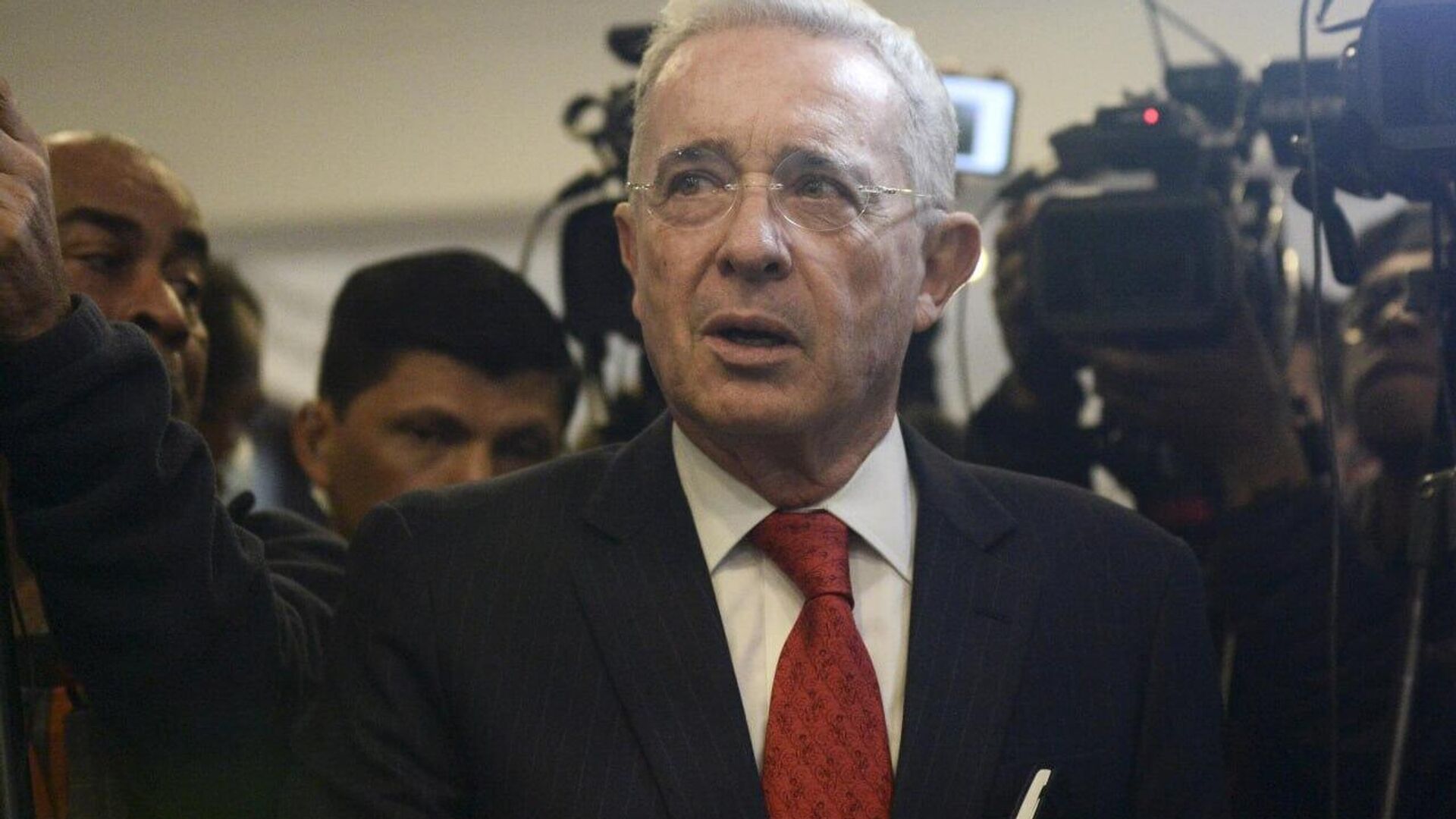 Sentencian al expresidente colombiano Álvaro Uribe a 12 años de prisión domiciliaria Sentencian al expresidente colombiano Álvaro Uribe a 12 años de prisión domiciliaria - Sputnik Mundo, 1920, 01.08.2025
