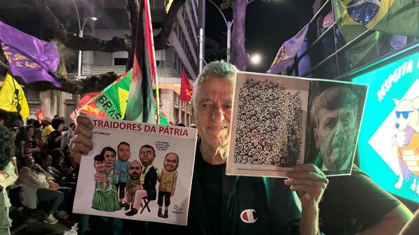 🪧 Manifestantes se reúnen en el centro de Río de Janeiro contra las tarifas de EEUU - Sputnik Mundo