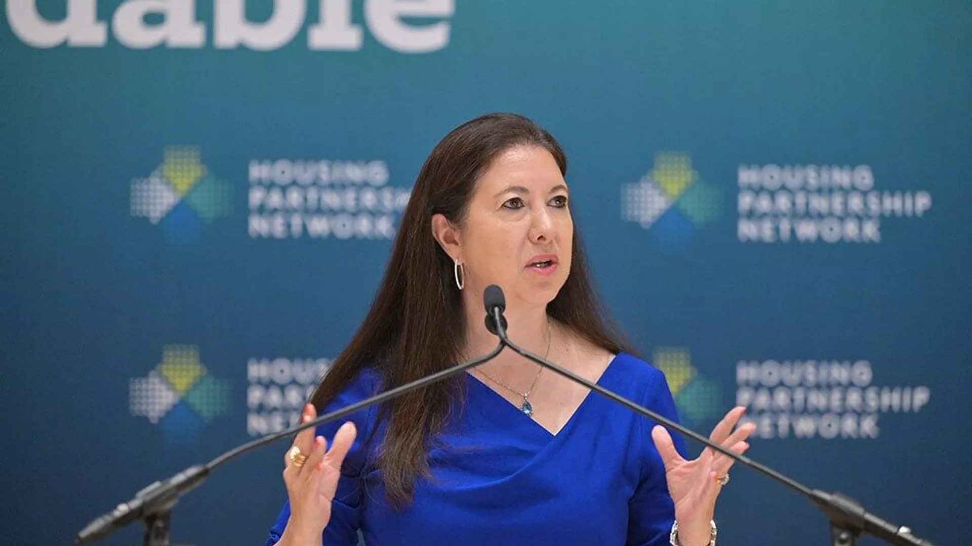 Gobernadora de la Reserva Federal de EEUU presenta su renuncia al cargo Gobernadora de la Reserva Federal de EEUU presenta su renuncia al cargo - Sputnik Mundo, 1920, 02.08.2025
