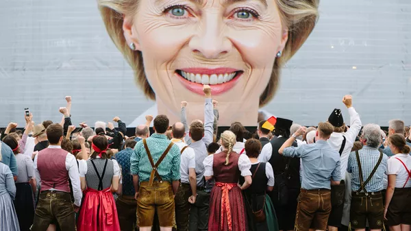 Alemanes están descontentos con Ursula von der Leyen, jefe de la Comisión Europea (imagen referencial) - Sputnik Mundo