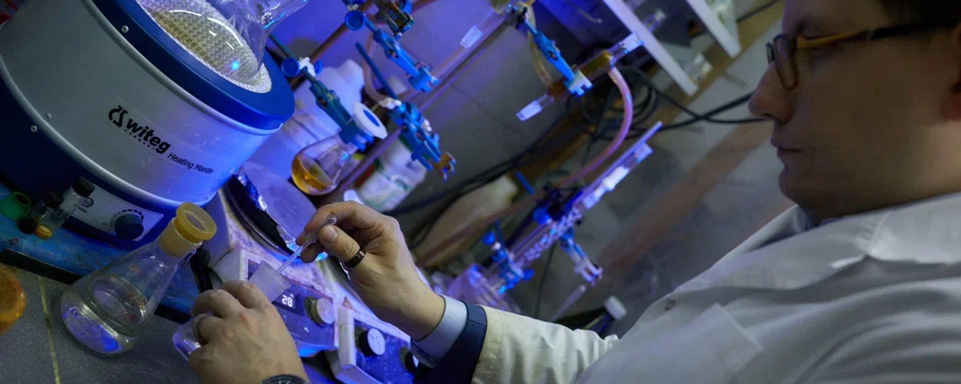 Leonid Fershtat, químico orgánico y doctor en Química - Sputnik Mundo, 1920, 03.08.2025