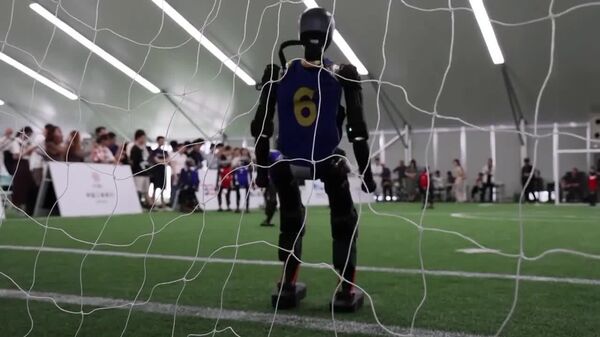 ¿Robots deportistas? Los androides con IA se preparan para los primeros Juegos Mundiales de Robots Humanoides - Sputnik Mundo