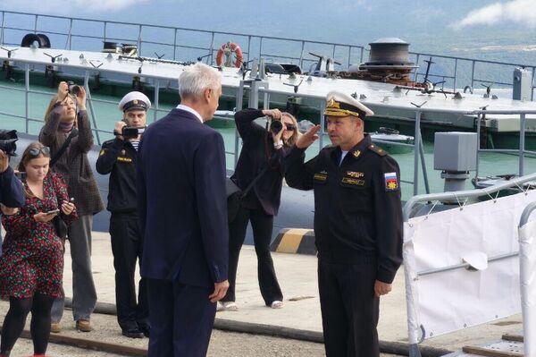 La Flota del Pacífico rusa inicia un recorrido patriótico La Flota del Pacífico rusa inicia un recorrido patriótico - Sputnik Mundo