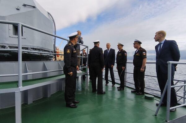 La Flota del Pacífico rusa inicia un recorrido patriótico La Flota del Pacífico rusa inicia un recorrido patriótico - Sputnik Mundo