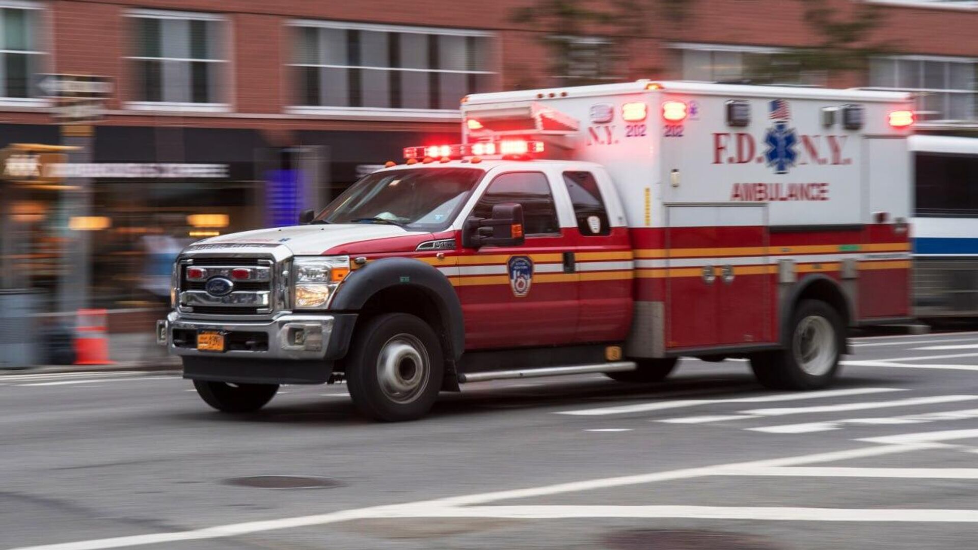 🪦 Brote mortal de legionelosis en Nueva York: tres muertos y 67 infectados en Manhattan 🪦 Brote mortal de legionelosis en Nueva York: tres muertos y 67 infectados en Manhattan - Sputnik Mundo, 1920, 06.08.2025