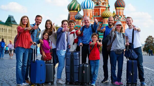 'Tempora mutantur' o ¿por qué ahora Rusia atrae cada vez más a los occidentales que quieren llevar una vida normal? - Sputnik Mundo