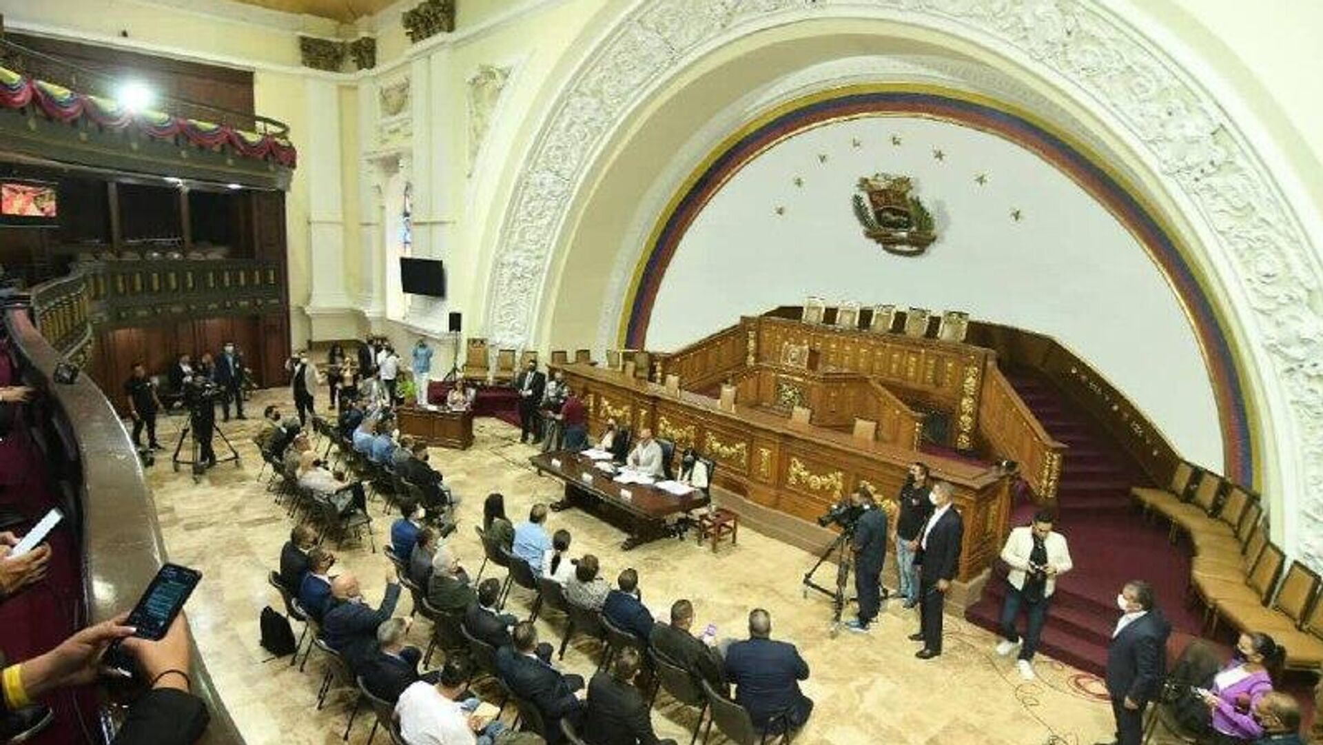 Parlamento venezolano rechaza las absurdas acciones de la Fiscalía de EEUU contra Maduro Parlamento venezolano rechaza las absurdas acciones de la Fiscalía de EEUU contra Maduro - Sputnik Mundo, 1920, 10.08.2025