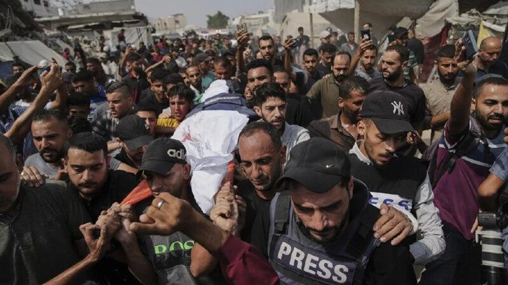 Una campaña planificada de Israel: periodistas palestinos denuncian el asesinato de los reporteros de 'Al Jazeera' en Gaza - Sputnik Mundo, 1920, 11.08.2025