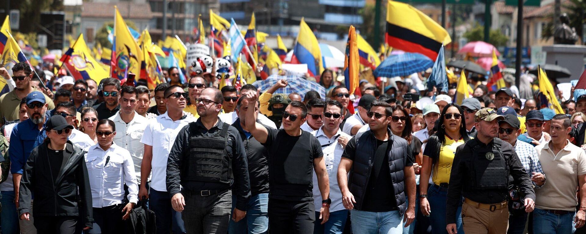 El presidente de Ecuador, Daniel Noboa, encabeza la movilización contra la Corte Constitucional convocada el 12 de agosto de 2025 - Sputnik Mundo, 1920, 12.08.2025