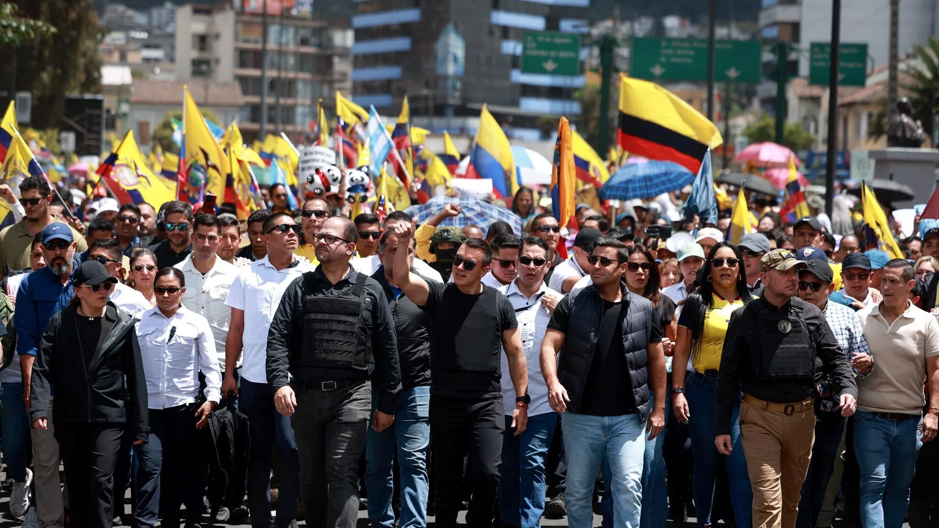 El presidente de Ecuador, Daniel Noboa, encabeza la movilización contra la Corte Constitucional convocada el 12 de agosto de 2025 - Sputnik Mundo, 1920, 12.08.2025