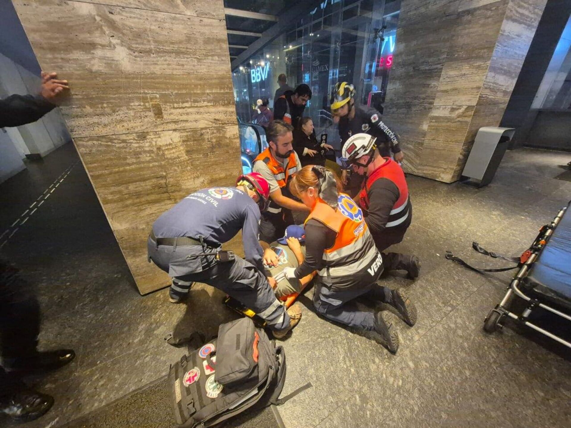 Caída de elevador en centro comercial de la Ciudad de México deja al menos dos heridos Caída de elevador en centro comercial de la Ciudad de México deja al menos dos heridos - Sputnik Mundo, 1920, 13.08.2025