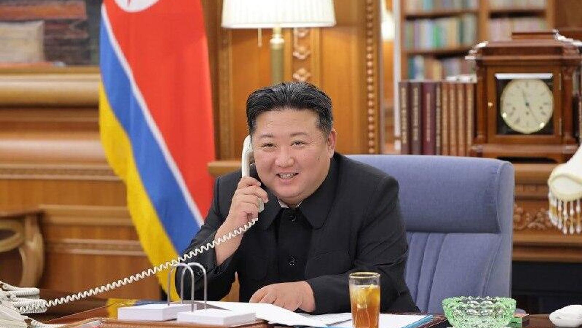 Kim Jong-un asegura a Putin que Corea del Norte siempre apoyará plenamente a Rusia Kim Jong-un asegura a Putin que Corea del Norte siempre apoyará plenamente a Rusia - Sputnik Mundo, 1920, 13.08.2025
