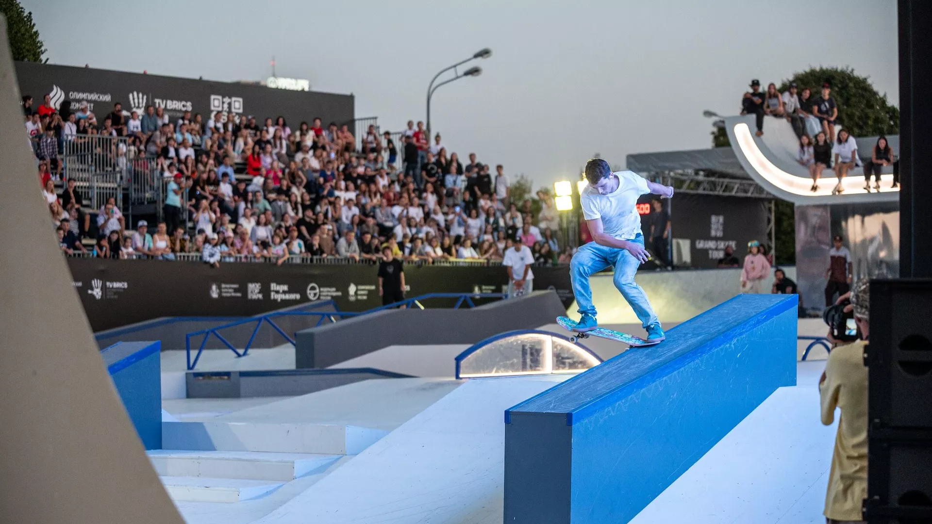 Grand Skate Tour - Sputnik Mundo, 1920, 13.08.2025