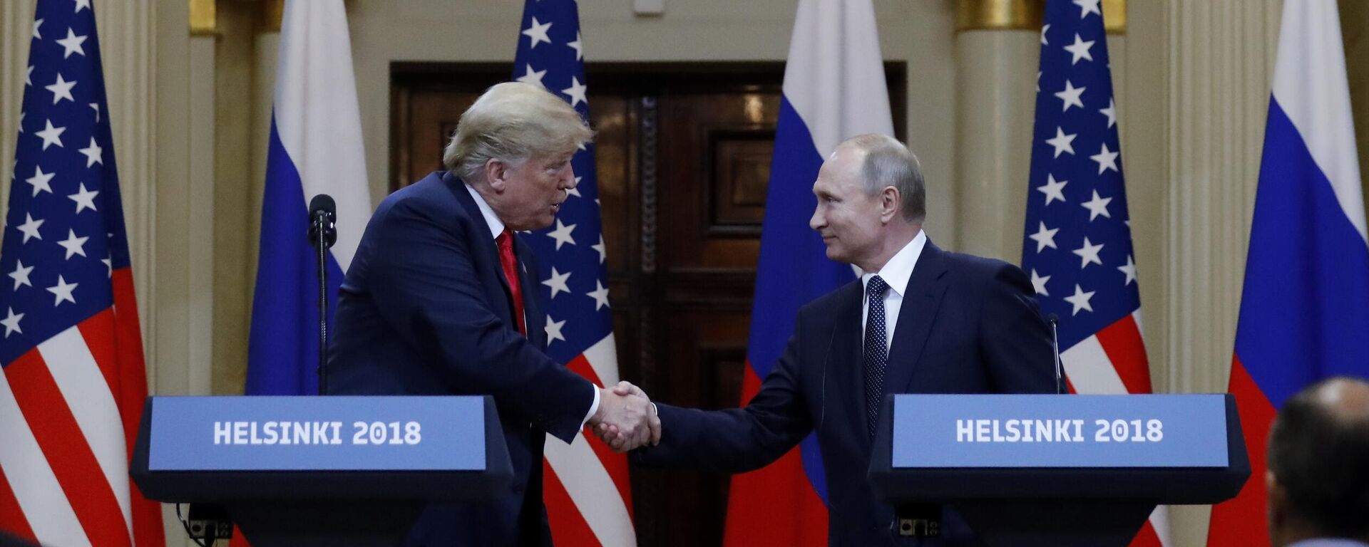 Reunión entre el presidente ruso, Vladímir Putin, y el presidente de EEUU, Donald Trump, en Helsinki, el 16 de julio de 2018 - Sputnik Mundo, 1920, 15.08.2025