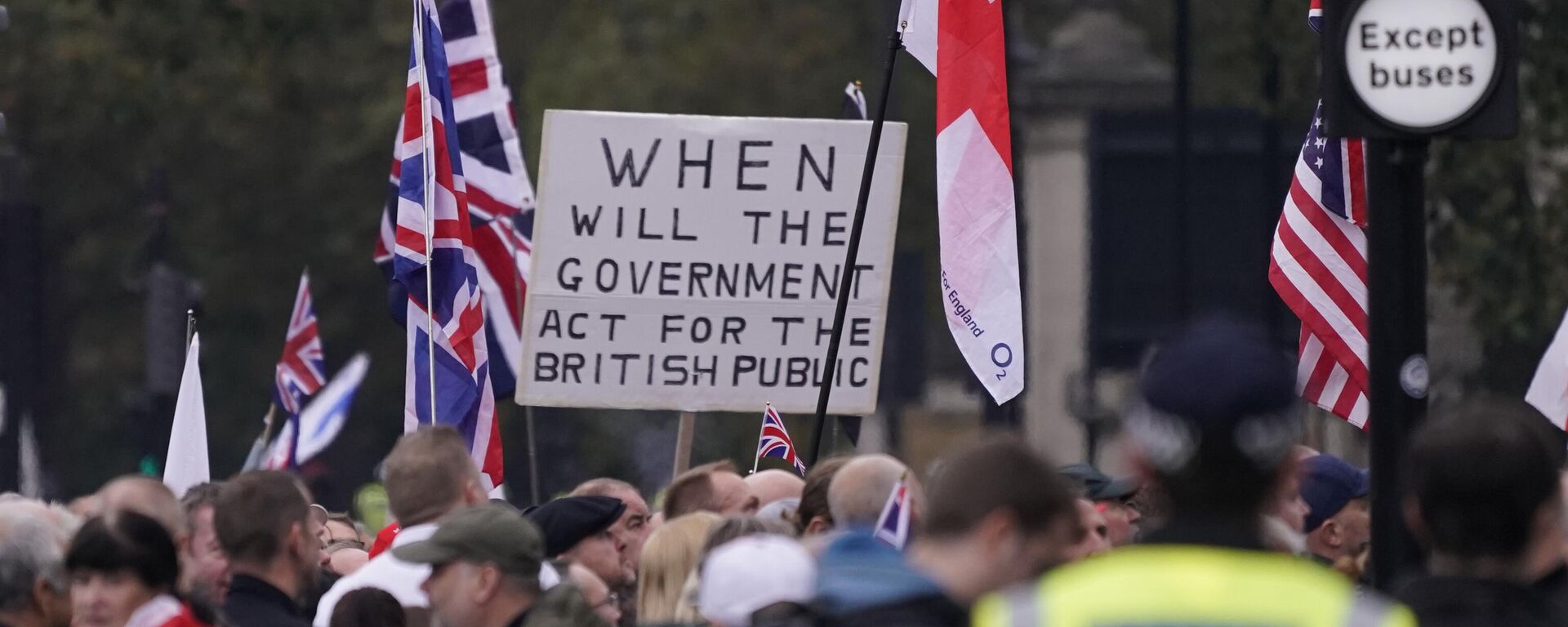 Protestas antinmigrantes en Londres, Reino Unido, el 26 de octubre del 2024 - Sputnik Mundo, 1920, 14.08.2025