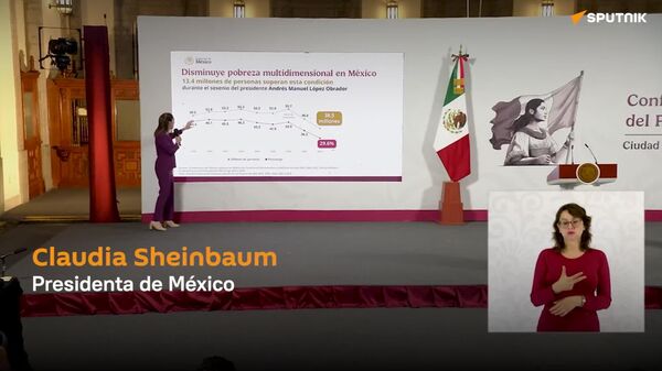 Sheinbaum explica la hazaña de sacar a más de 13 millones de mexicanos de la pobreza - Sputnik Mundo