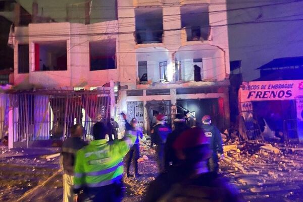 Explosión en una ciudad peruana deja heridos y daña decenas de viviendas - Sputnik Mundo