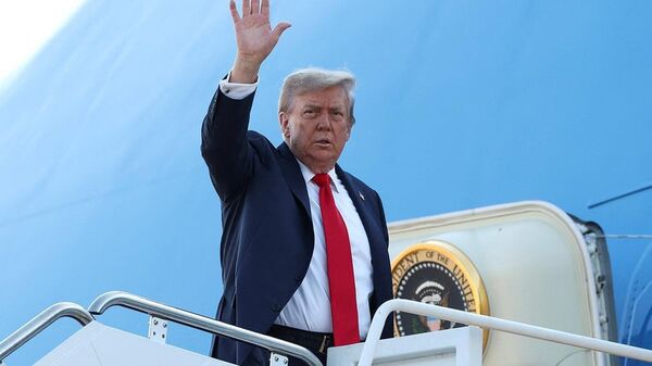 Trump espera que algo salga de la cumbre de Alaska - Sputnik Mundo