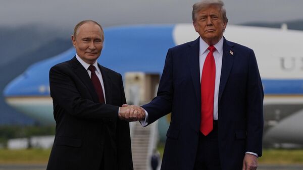 Los presidentes de Rusia, Vladímir Putin, y de Estados Unidos, Donald Trump. - Sputnik Mundo