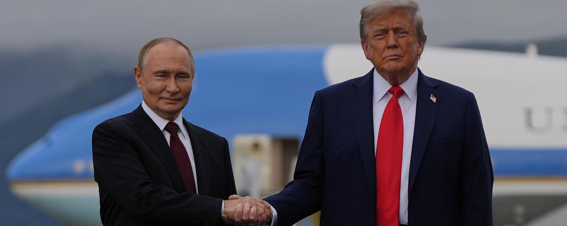 Los presidentes de Rusia, Vladímir Putin, y de Estados Unidos, Donald Trump - Sputnik Mundo, 1920, 19.01.2026
