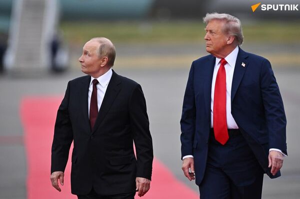 Así fueron los primeros minutos del encuentro entre Putin y Trump desde el ojo de los corresponsales de Sputnik - Sputnik Mundo