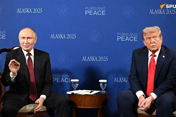 Así fueron los primeros minutos del encuentro entre Putin y Trump desde el ojo de los corresponsales de Sputnik - Sputnik Mundo